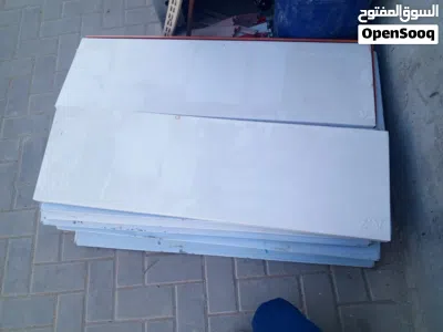 غراض محل اسواق للبيع رفوف جدارية مستعملة كامل رف وسجه وحماله 4
