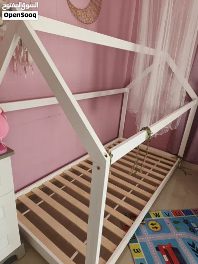Kids Bed with Canopy and Matterss - White, Ready to Use -excellent condition 4