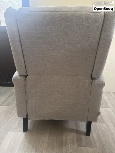 Recliner Sofa Chair – Comfortable & Well Maintained 3