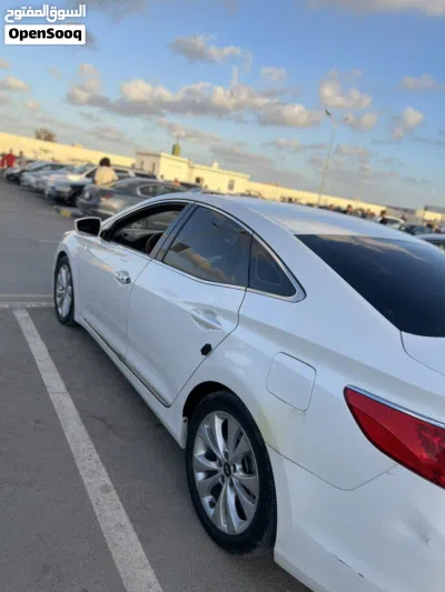 هيونداي ازيرا Standard 4