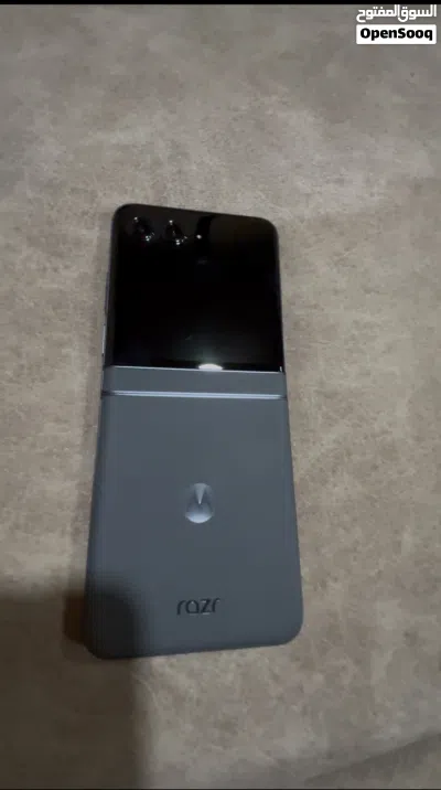 Motorola Razr 50 موترريلا رازر 50 استعمال خفيف 4