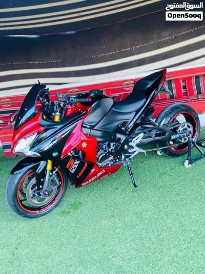 Suzuki GSX-S1000F 2