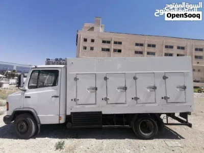 مرسيدس Lk609 موديل 1989 صندوق ثلاجة لتوزيع البوظة ثمانية أبواب جولد كار ايطالي 3