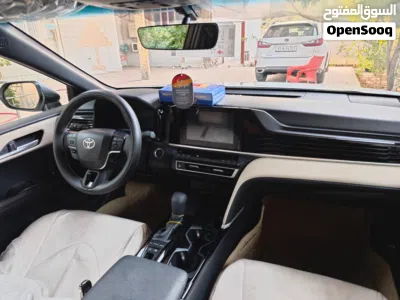 Toyota Camry E Plus HEV 4