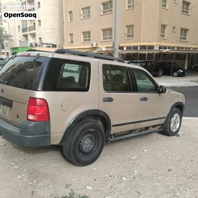 Ford Explorer Standard 2