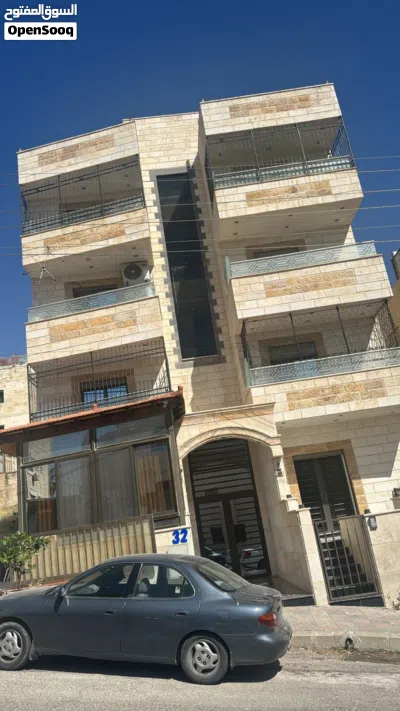 شقة مميزه للبيع / ضاحية الياسمين 4