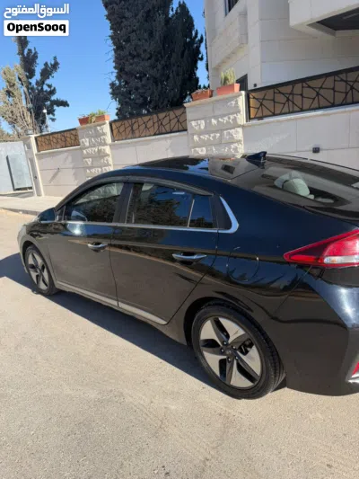 Hyundai Ioniq Standard 3