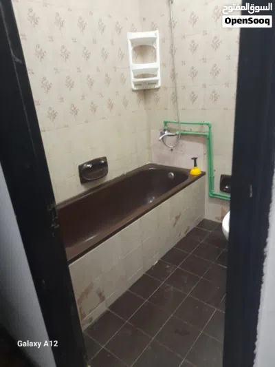 شقق وغرف للإيجار في الخويرflats and room for rent in Alkwaire 3