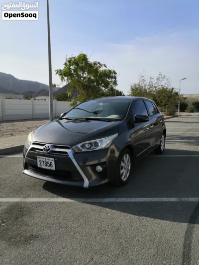 Toyota Yaris SE 2