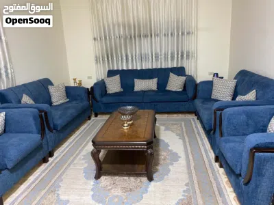 طقم كنب استعمال سنه فقط بحاله الوكاله ولا خدش 2