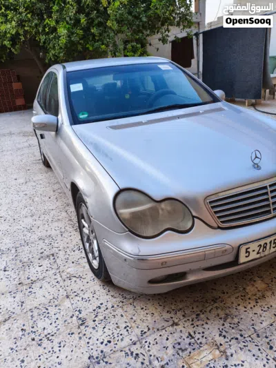 مرسيدس بنز الفئة-C C 200 2