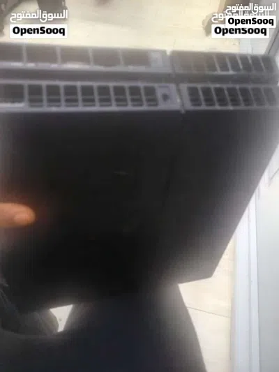 سوني بلايستيشن 4 نظيف مع يد والأسلاك 3