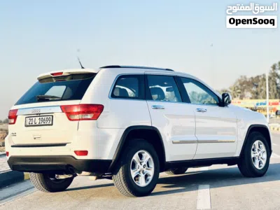 Jeep Grand Cherokee Laredo 2