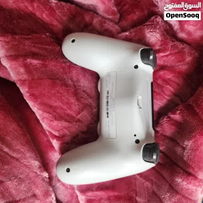 يدة تحكم ps4 لون ابيض 3