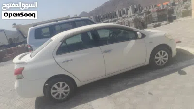 Toyota Yaris Basic 3