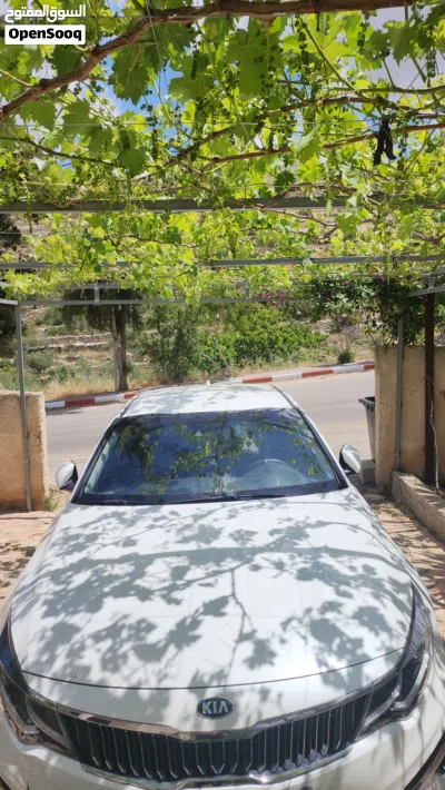 كيا K5 Standard 4