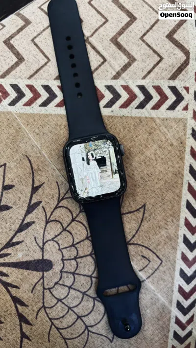 ساعة Apple Watch Series 4 اقرأ الوصف 2
