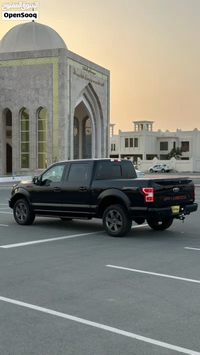Ford F-150 XLT 4