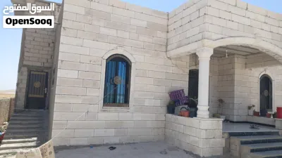 بيت للبيع بسعر مغري الموقع الهاشميه الهرشه مساحة البناء180متر الأرض نصف دلم 2