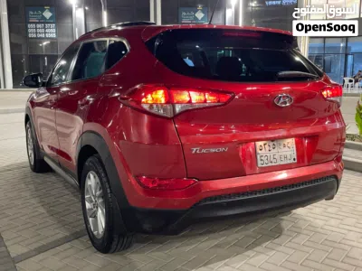 Hyundai Tucson GL 4