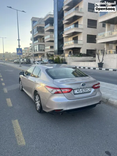 تويوتا كامري LE 2