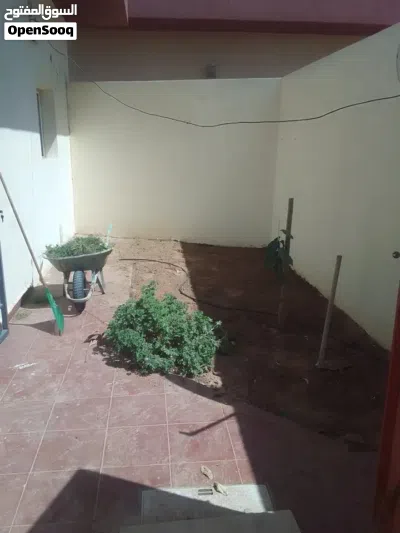 المتوكل للعقارات إستديوا ارضي مستقل للايجار جنزور اربع شوارع المشاشطة بسعر 950عمولة نص شهر 3