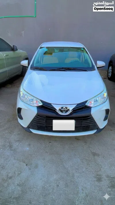 Toyota Yaris Y 3