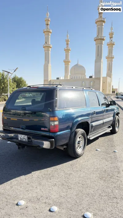 GMC Suburban 3