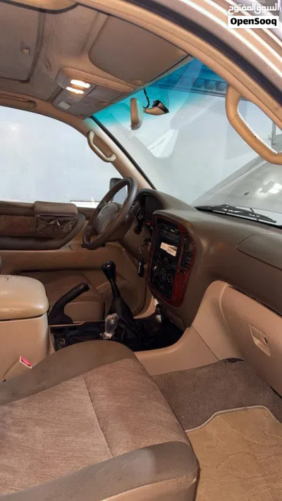 Toyota Land Cruiser GXR 2