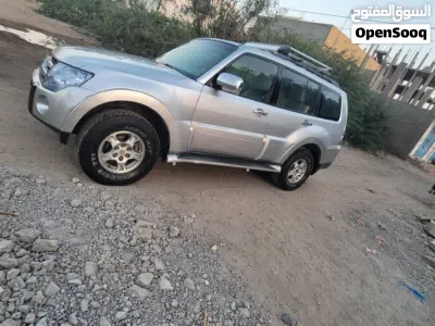 Mitsubishi Pajero GLS 2