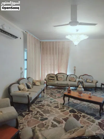 بيت كبير ومؤثث للايجار في بريهه 4