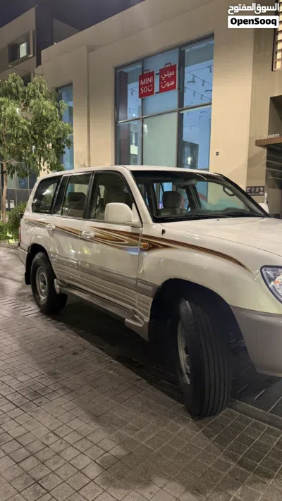 تويوتا لاند كروزر GXR 4