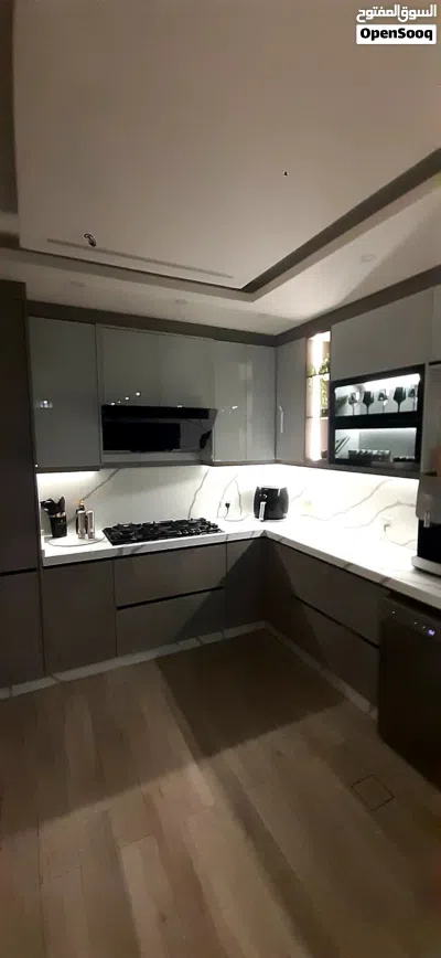 مطبخ لامينيت اسباني او ألماني 4×4...3×4.حرف L.او U. 2