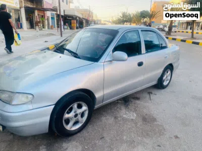 Hyundai Accent Standard 3