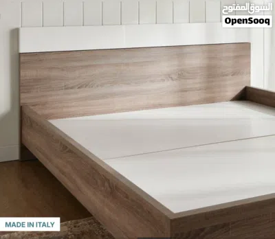 غرفة نوم Home Centre Dublin King مقاس 180×200 تشمل السرير + 2 كومود + وحدة أدراج (Dresser) 6 أدراج 4