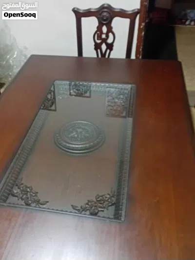 طاولة سفرة مع 8 مقاعد بحالة ممتازة 4