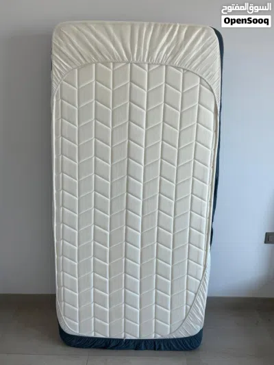 2 single beds + mattresses 4