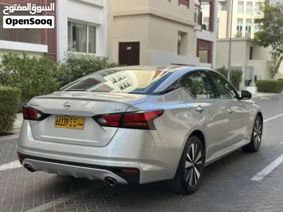 Nissan Altima SV 2