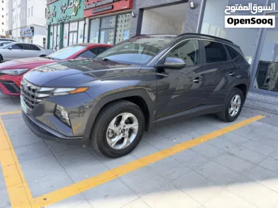 Hyundai Tucson SEL 2