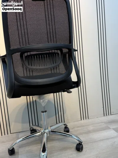 كرسي BLACK TITAN Executive Mesh Chair إذا كنت تبحث عن الراحة والأناقة أثناء العمل مقعد فوم عالي الكث 3