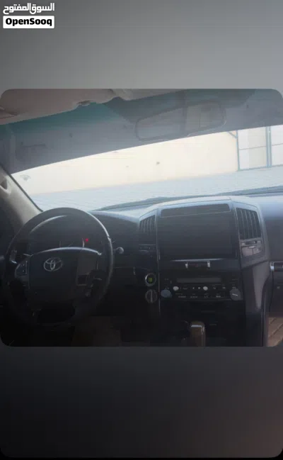 Toyota Land Cruiser GXR 2
