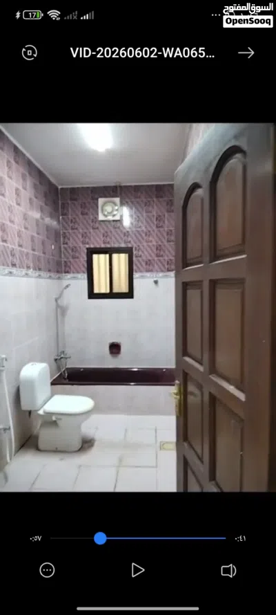 في صلالة شقة واستديو ومحلات 2