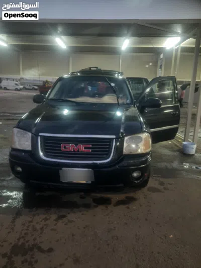GMC Envoy Denali 3