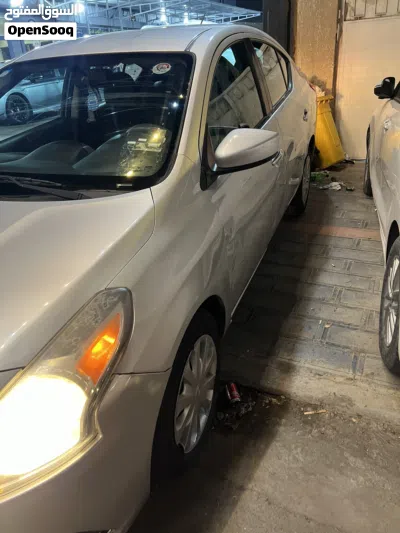 Nissan Versa SV 2