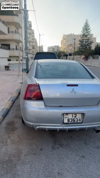 Mitsubishi Galant DL 2