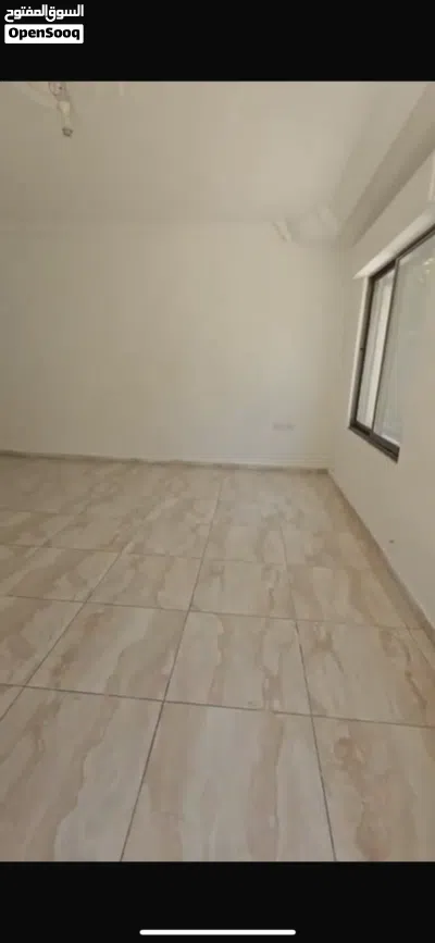 للايجار شقه شبه ارضي مميزه مع حديقه وترس مساحه 175 متر 3