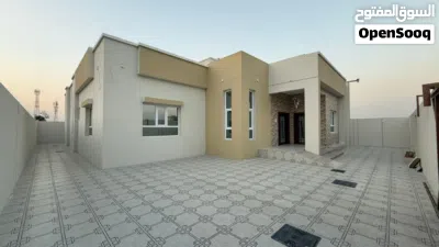 فله للبيع فالملتقى بمساحه 273 متر بنظام راقي وعلى الضمان 4