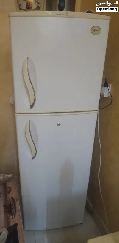 ثلاجة نوع LG مستعمل نظيف 2