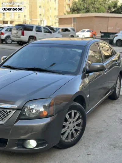 Mitsubishi Galant DL 3