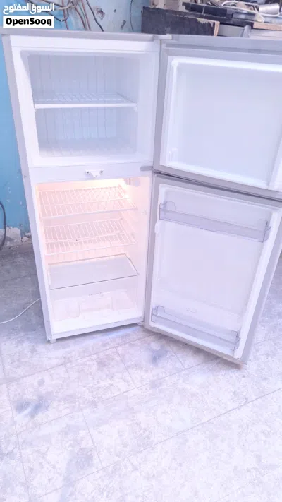 بيع ثلاجه 10قدم بحاله ممتازه جدا مع التوصيل والكفاله 4